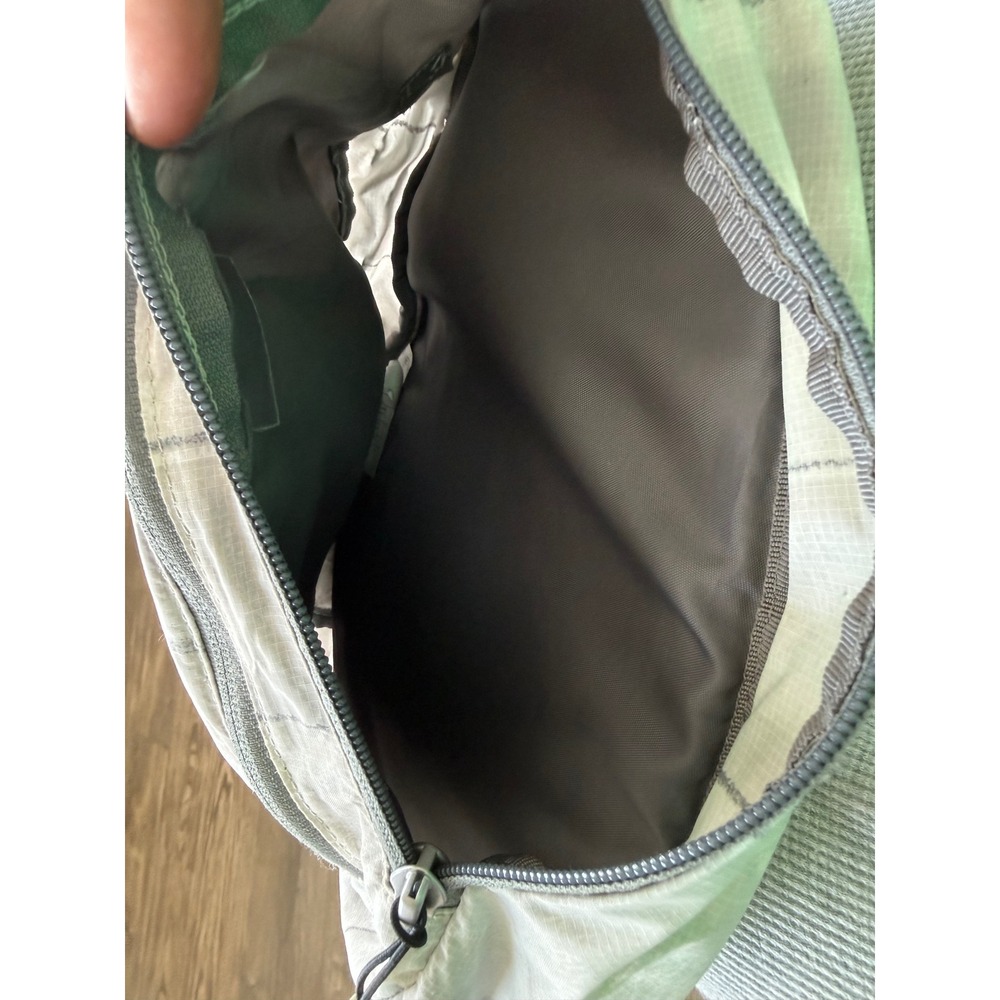Eddie Bauer Ripstop Sling Backpack White Grey Crossbody Hiking Travel Bag - Picture 10 of 13